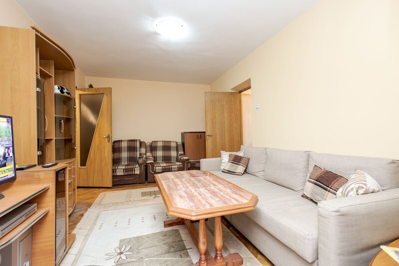 Titan, Intrarea Badeni, metrou, inchiriere apartament 2 camere.