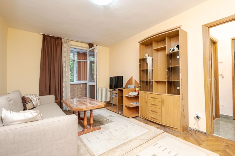 Titan, Intrarea Badeni, metrou, inchiriere apartament 2 camere.